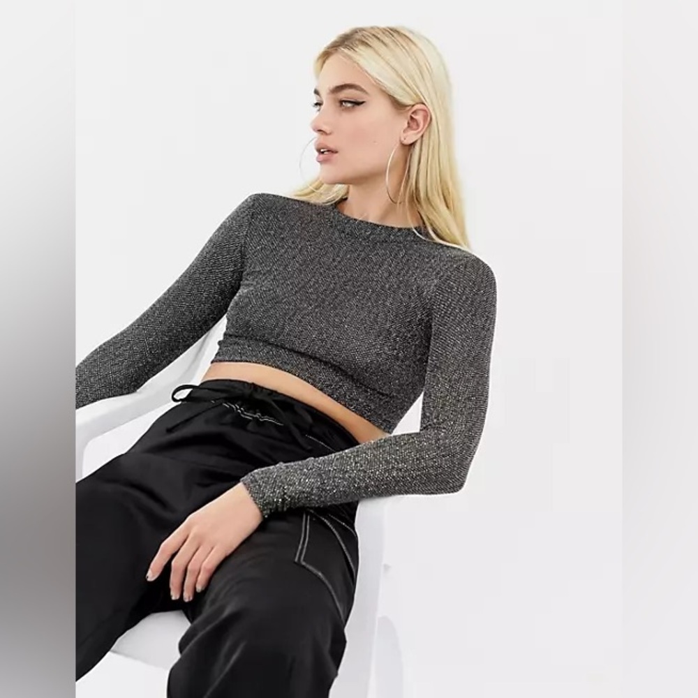 Revamped Deep Static Grey Long Sleeve Crop Top - Size L✨